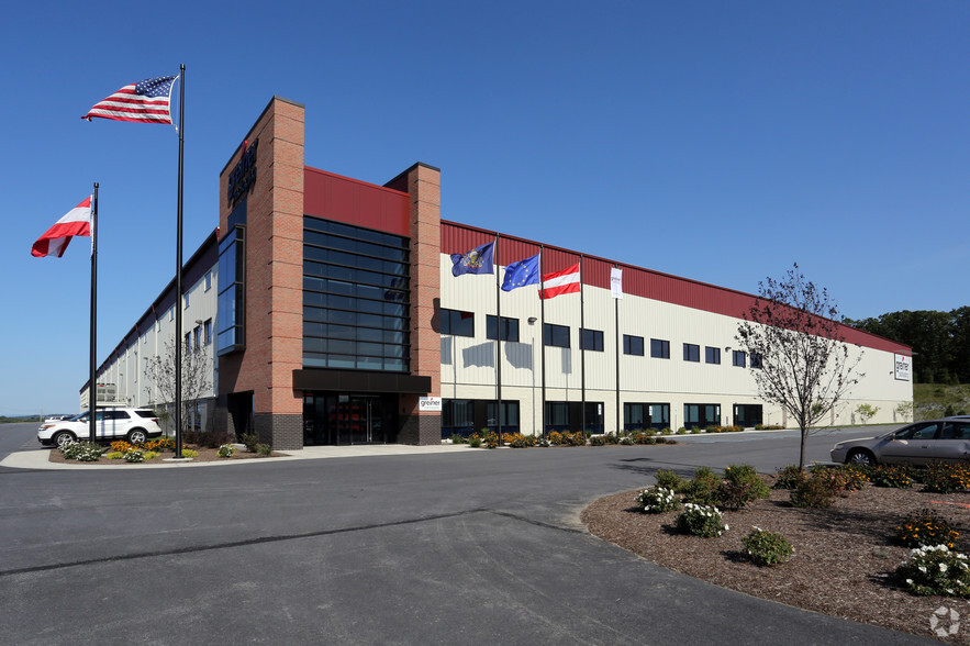 225 Enterprise Way, Pittston Township, PA for lease - Primary Photo - Image 1 of 7