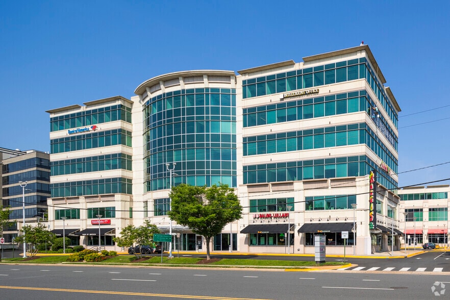 1934 Old Gallows Rd, Vienna, VA for lease - Primary Photo - Image 1 of 27