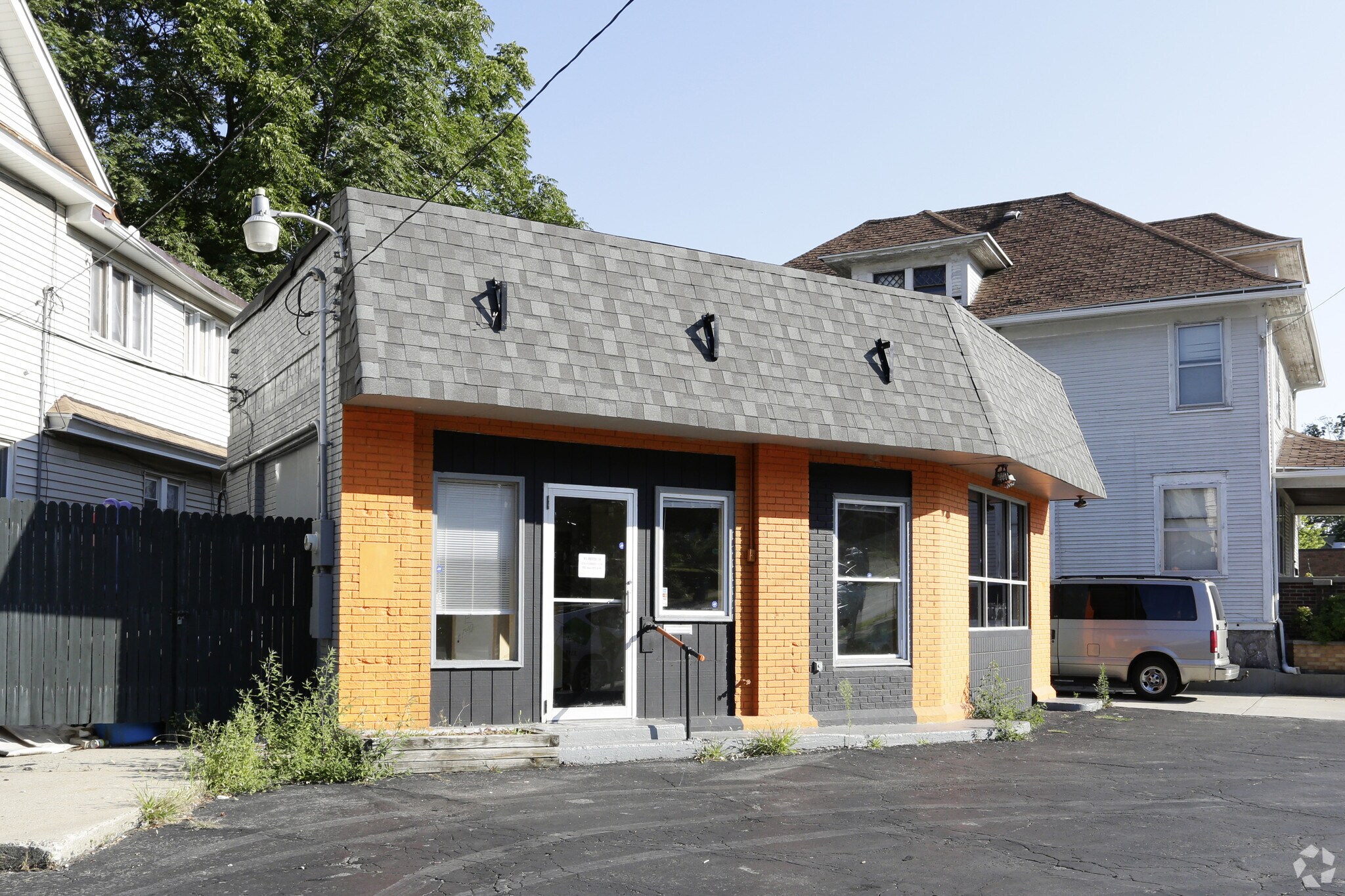 1601 Plainfield Ave NE, Grand Rapids, MI for sale Primary Photo- Image 1 of 1