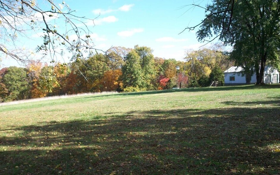 6891 Burgan Grove Rd, Byrnes Mill, MO 63051