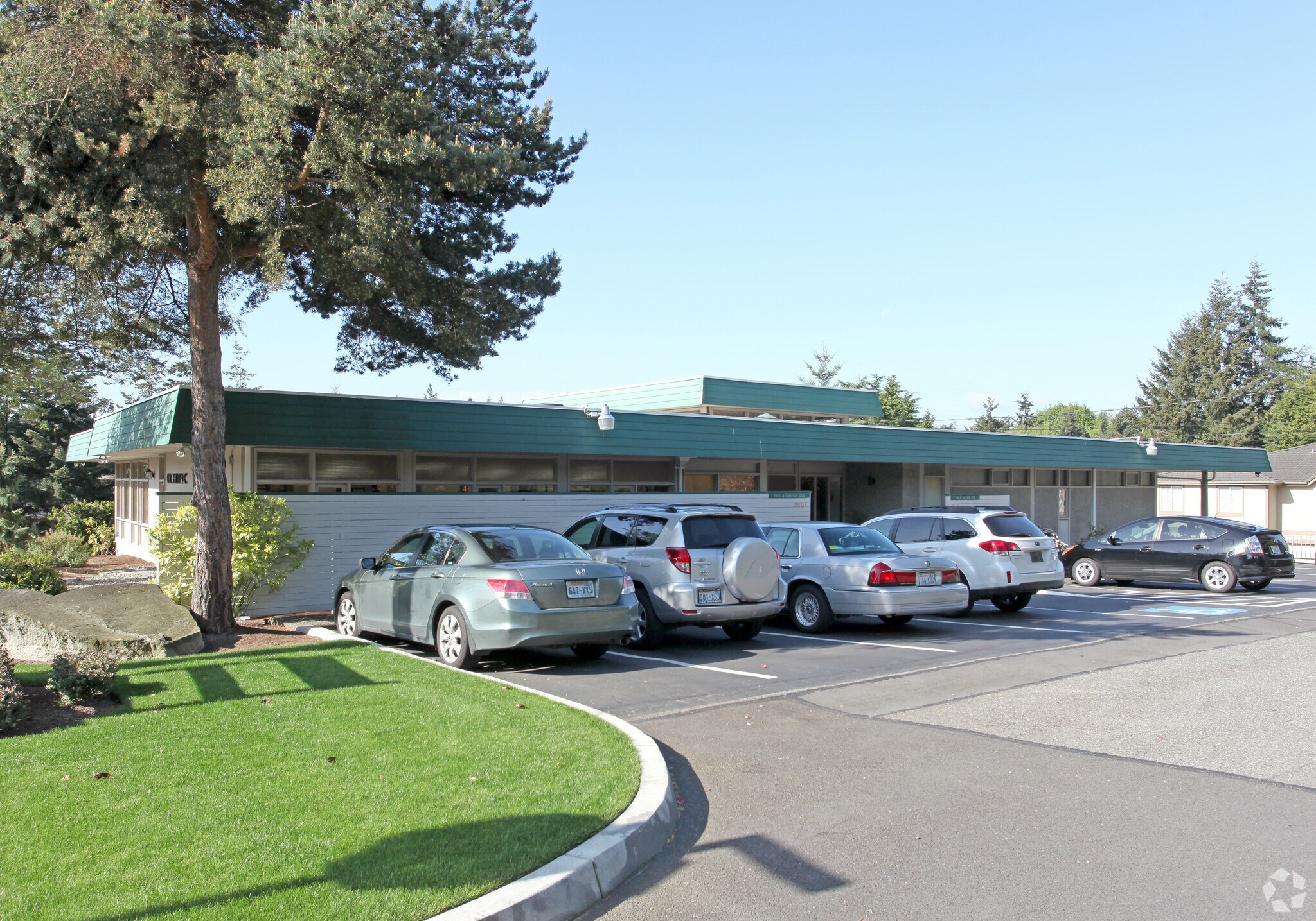 19703-19711 1st Ave S, Normandy Park, WA for sale Primary Photo- Image 1 of 1