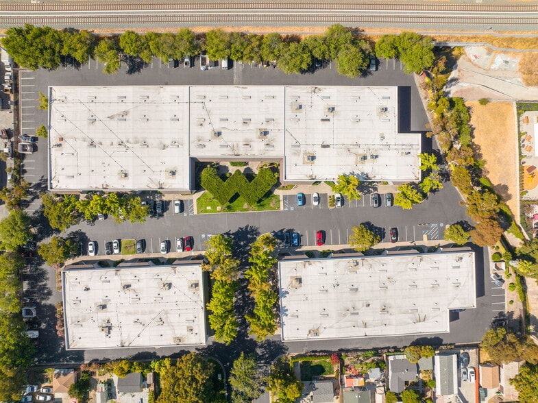 42285 Osgood Rd, Fremont, CA for lease - Building Photo - Image 2 of 6