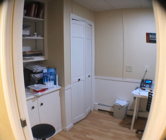 1013 N Main St, Oshkosh, WI for sale - Interior Photo - Image 3 of 28