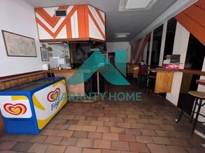 Retail in Cáceres, Cáceres for lease Interior Photo- Image 1 of 8