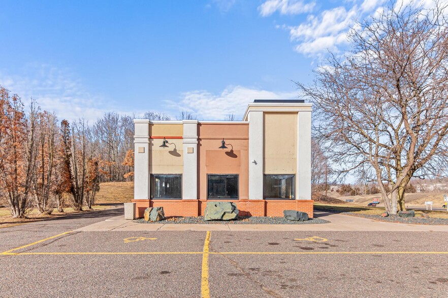 705 Industrial Pky, Saint Croix Falls, WI for sale - Building Photo - Image 1 of 10