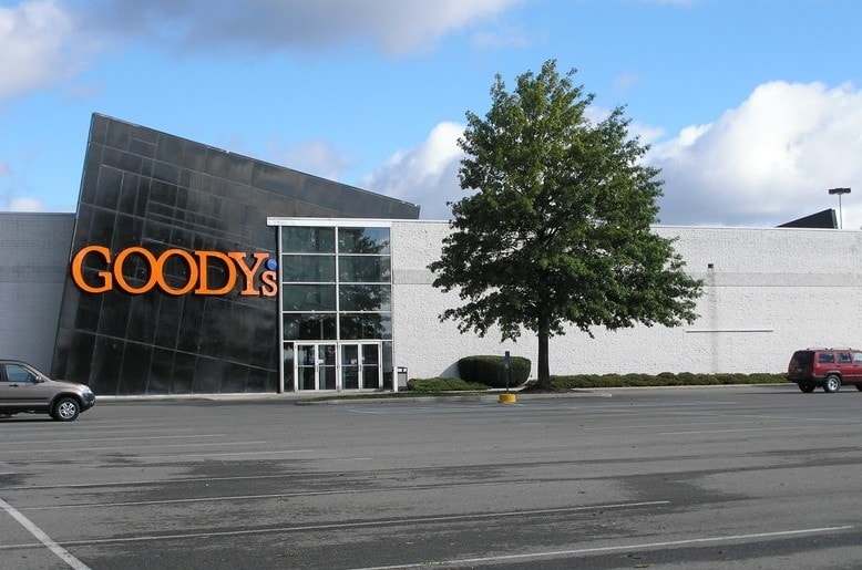 Former Sears portfolio of 5 properties for sale on LoopNet.com - Building Photo - Image 3 of 3