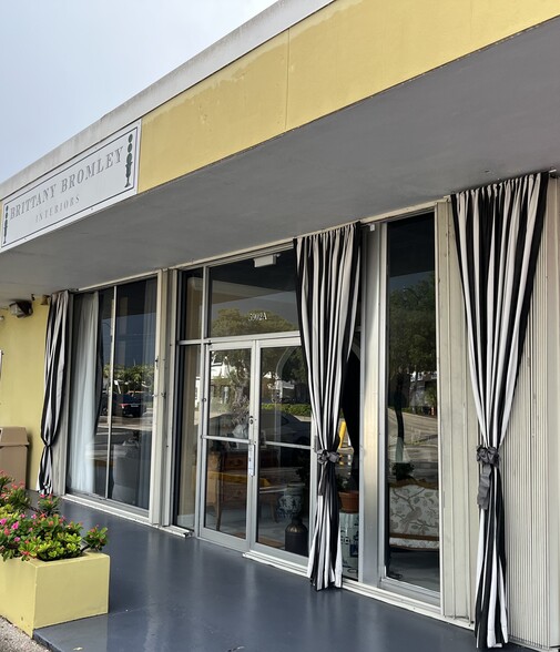 5900-5904 S Dixie Hwy, West Palm Beach, FL for lease - Building Photo - Image 2 of 5