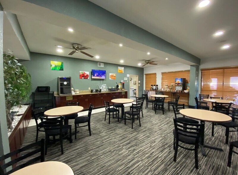 173 Carroll Rd, Benton, KY for sale - Interior Photo - Image 2 of 2