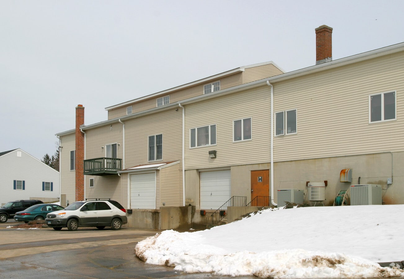 1650 West St, Southington, CT 06489