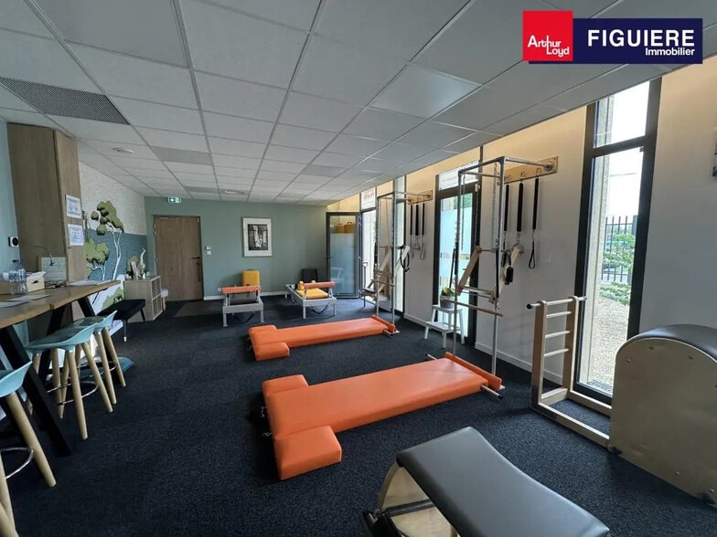 8 Chemin Des Floralies, Aix-en-Provence for sale - Interior Photo - Image 3 of 8