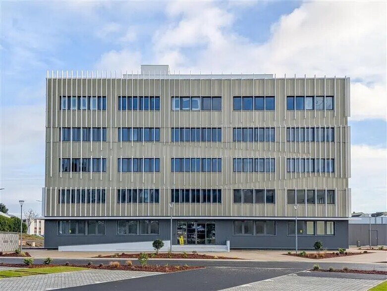 Office in Saint-Brieuc for lease - Building Photo - Image 3 of 5