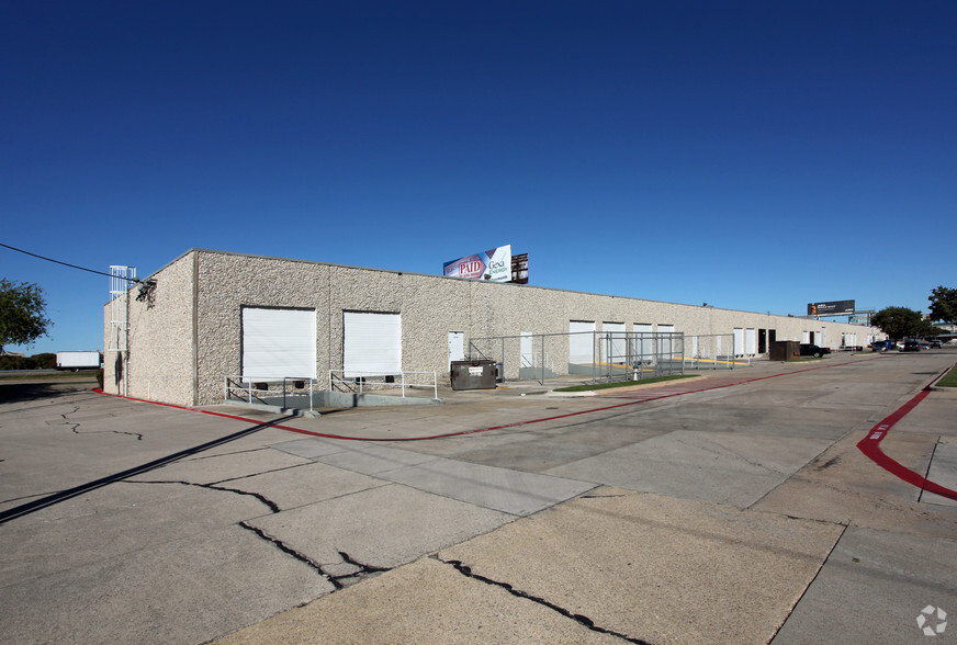 10702-10728 N Stemmons Fwy, Dallas, TX for lease - Building Photo - Image 2 of 3