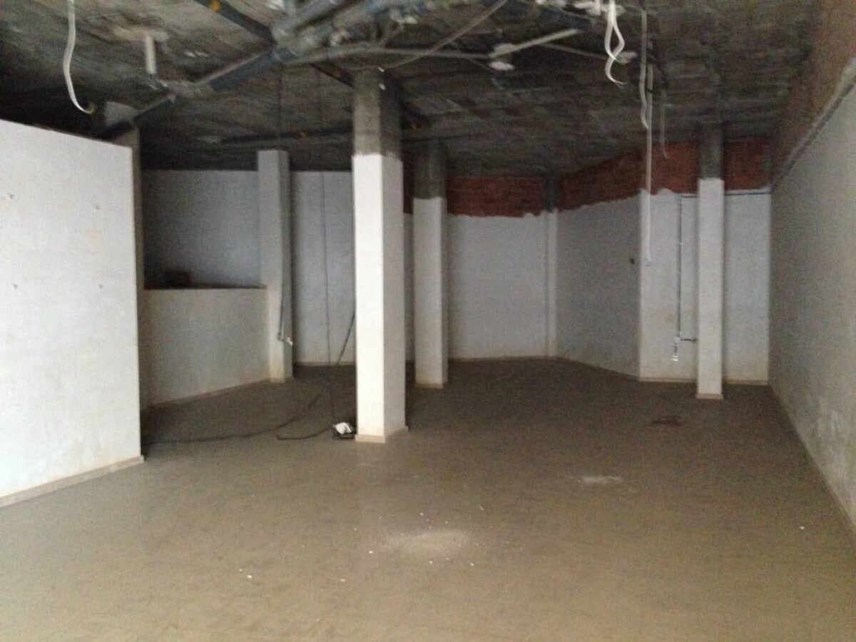 Retail in Reus, Tarragona for lease Interior Photo- Image 1 of 3