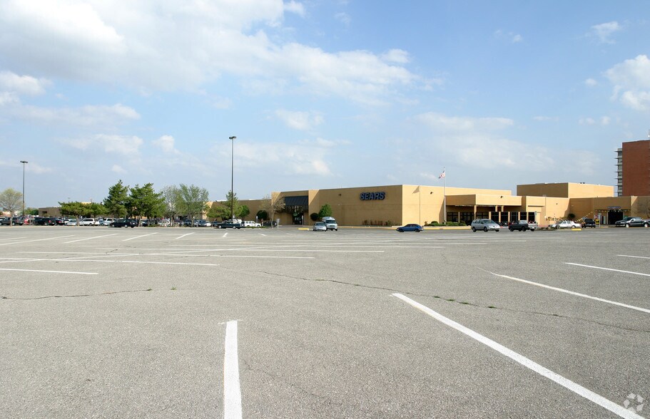 Sears Lawton Ok >> 100 Central Mall Lawton Ok 73501 Property For Lease On Loopnet Com Sears Lawton Ok >> 100 Central Mall Lawton Ok 73501 Property For Lease On Loopnet Com