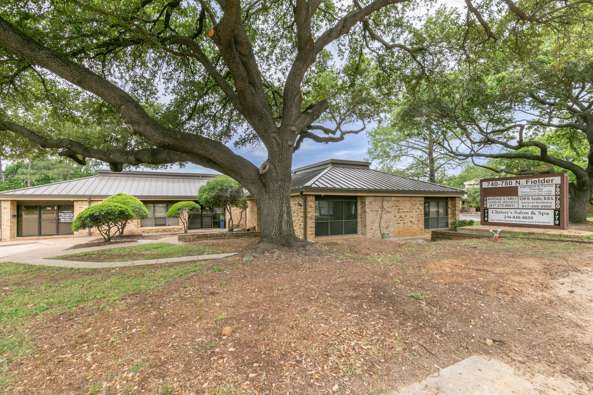 736 N Fielder Rd, Arlington, TX for sale Primary Photo- Image 1 of 1