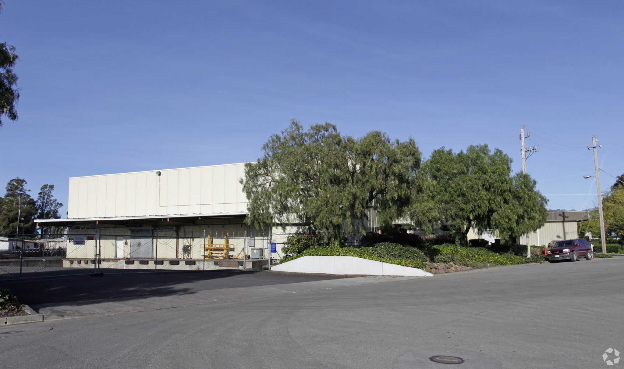 1297 Dynamic St, Petaluma, CA for lease Primary Photo- Image 1 of 7