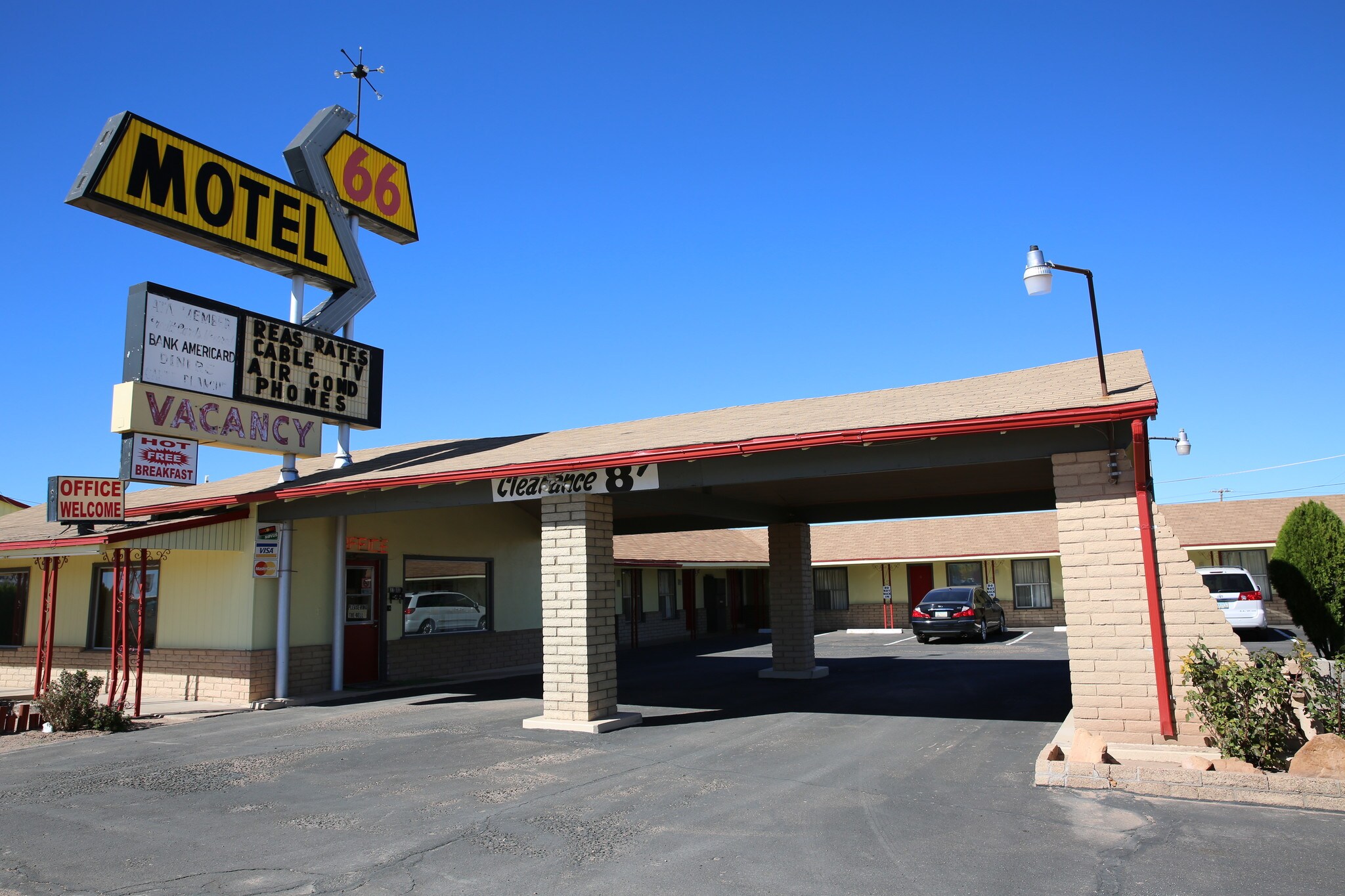 2101-2105 Navajo Blvd, Holbrook, AZ for sale Building Photo- Image 1 of 1