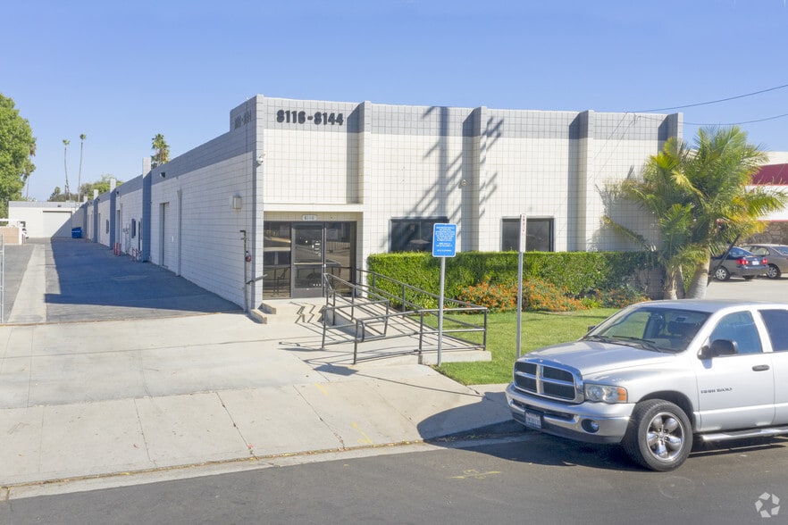 8116-8144 Deering Ave, Canoga Park, CA for lease - Building Photo - Image 2 of 8