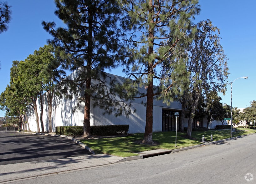 709 Via Alondra, Camarillo, CA for lease - Building Photo - Image 3 of 9
