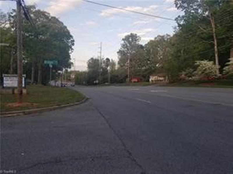 1503 Bridges Dr, High Point, NC for sale Primary Photo- Image 1 of 1