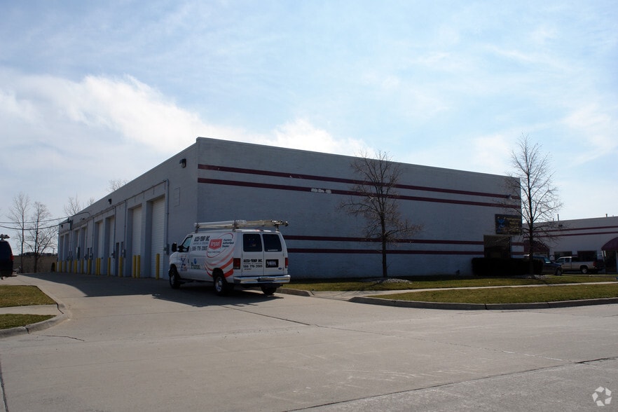 46516 Erb Dr, Macomb, MI for sale - Building Photo - Image 2 of 2