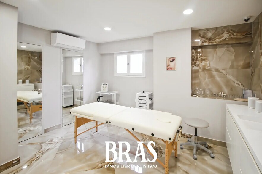 Flex in Nantes for lease - Building Photo - Image 3 of 6