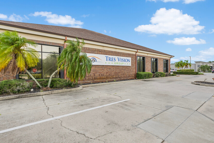 665 S Apollo Blvd, Melbourne, FL for sale - Building Photo - Image 2 of 29