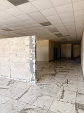 2104 S McColl Rd, Edinburg, TX for lease Interior Photo- Image 2 of 2