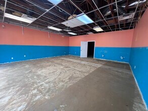 4102 34th St S, Saint Petersburg, FL for lease Interior Photo- Image 2 of 5