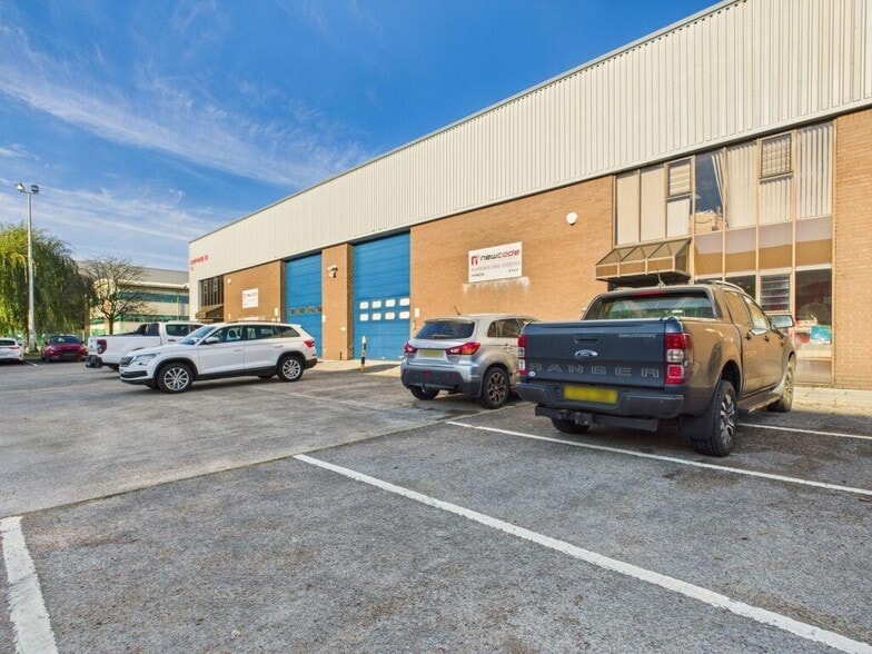 Croftwood Sq, Wigan for lease - Building Photo - Image 3 of 67