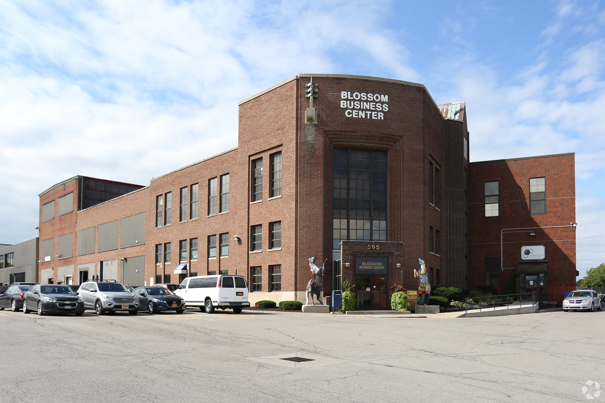 595 Blossom Rd, Rochester, NY for lease Primary Photo- Image 1 of 8