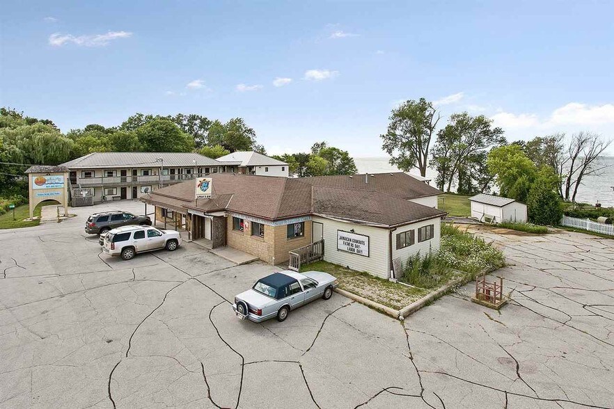 6449 Sturgeon Bay Rd, Luxemburg, WI for sale - Primary Photo - Image 1 of 1