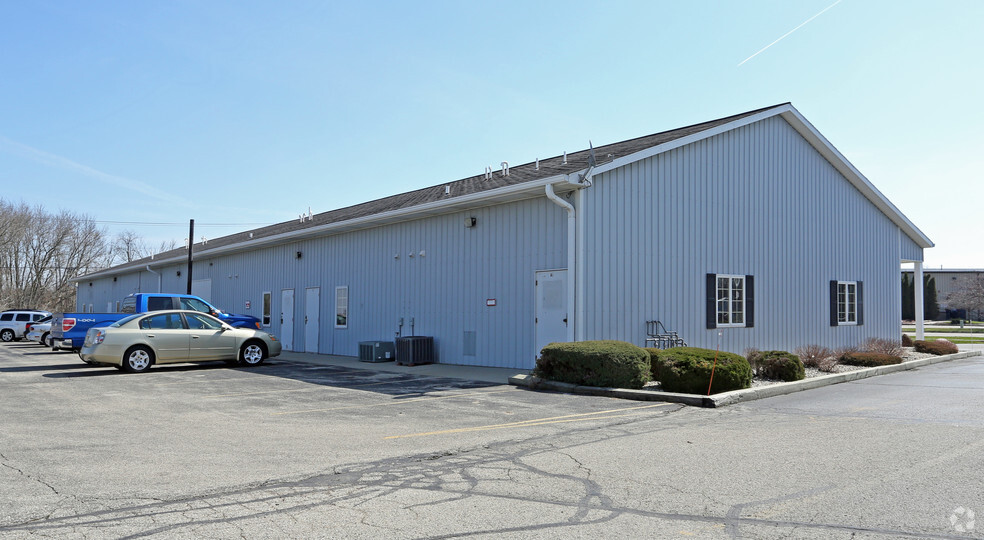 1421 Racine St, Delavan, WI for lease - Building Photo - Image 2 of 2