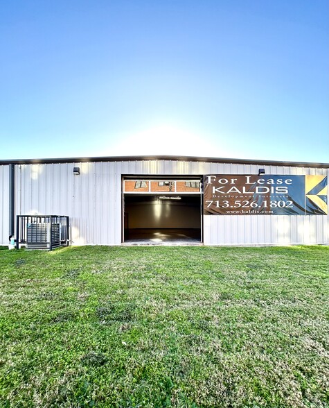 3420 Rusk St, Houston, TX for lease - Building Photo - Image 3 of 6