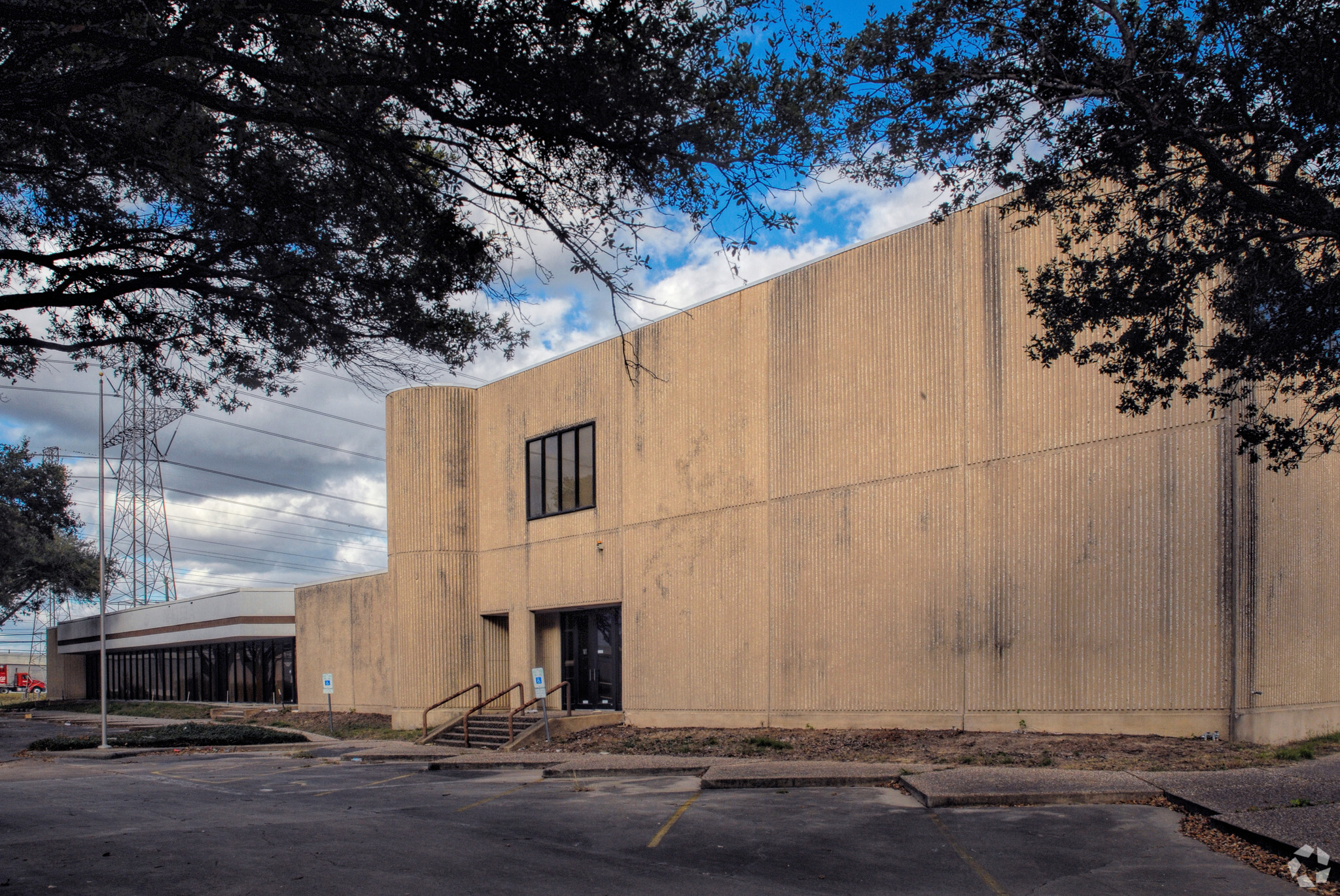 5601 Braxton Dr, Houston, TX for lease Primary Photo- Image 1 of 8