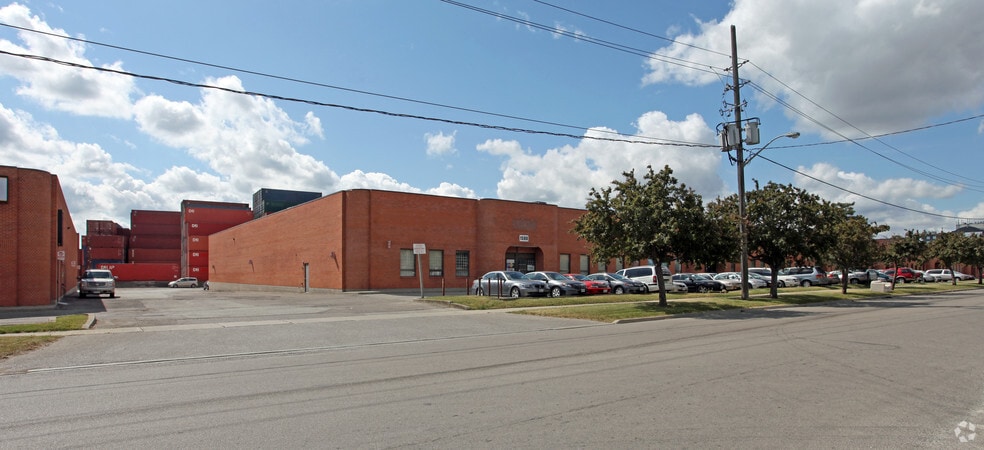 1580 Trinity Dr, Mississauga, ON for sale - Primary Photo - Image 1 of 1