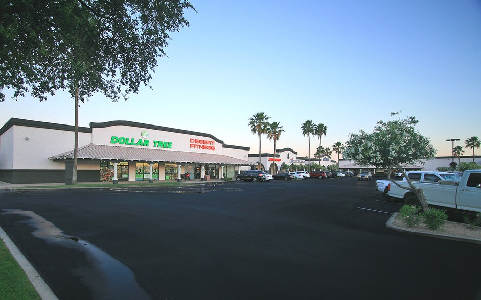 1927 N Gilbert Rd, Mesa, AZ for lease - Building Photo - Image 1 of 14