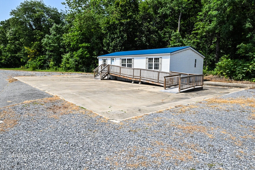 31 Walnut Bottom Rd, Shippensburg, PA for lease - Building Photo - Image 3 of 17
