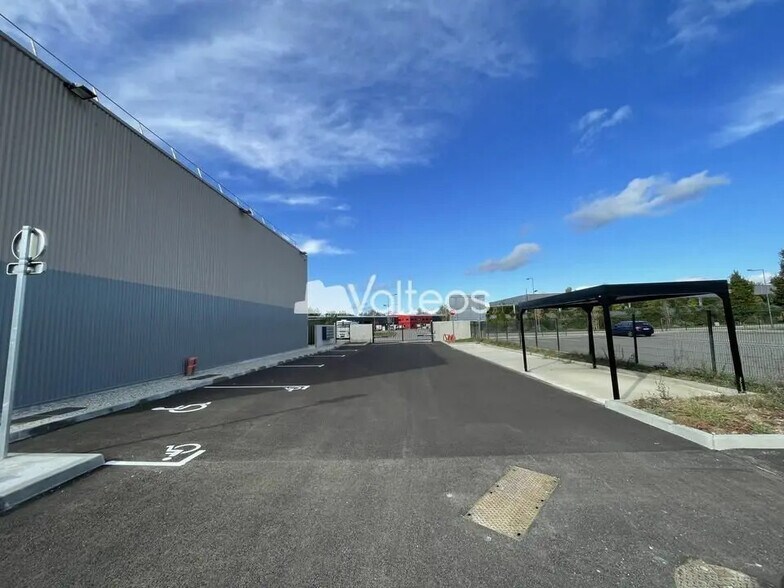 Flex in Montauban for sale - Building Photo - Image 3 of 6