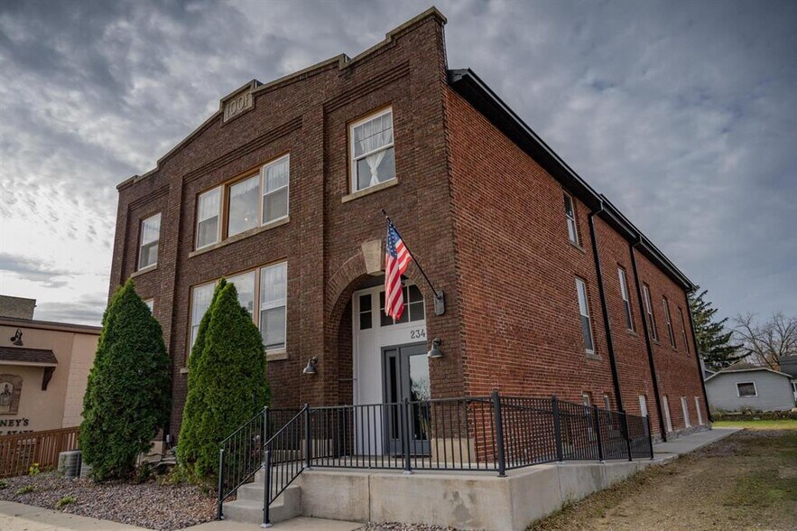 234 W State St, Mauston, WI 53948 Office for Sale