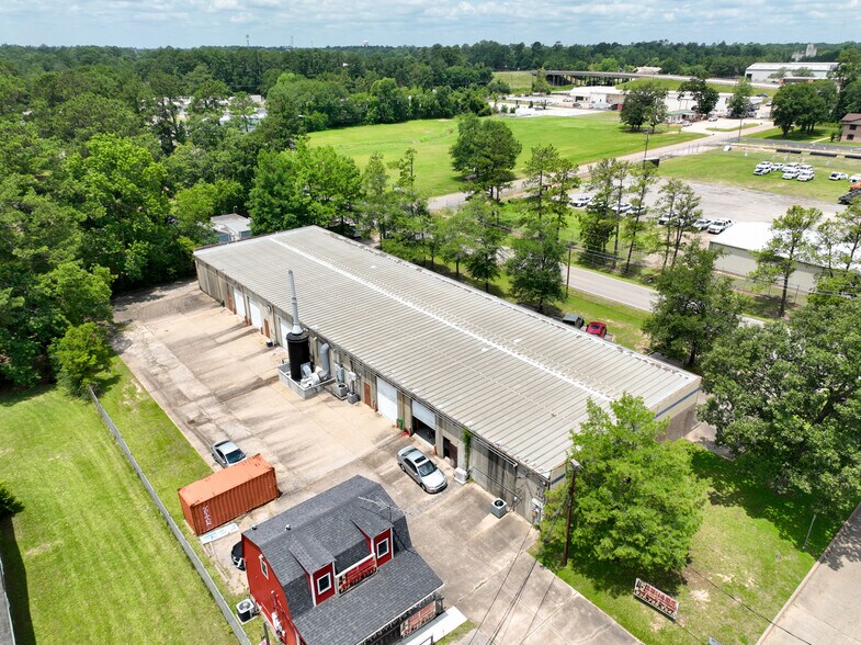 100 Hilbig Rd, Conroe, TX 77301 Industrial for Sale