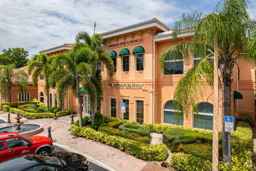 9410 Fountain Medical Ct, Bonita Springs, FL for lease - Building Photo - Image 2 of 16