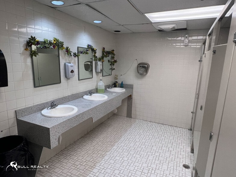 4854 Old National Hwy, College Park, GA for lease - Interior Photo - Image 3 of 27