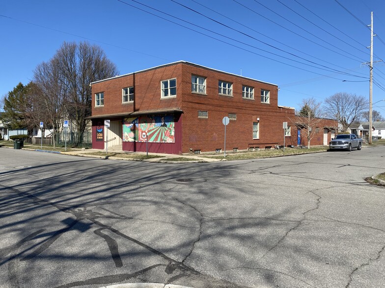 742 & 746 Meade, South Bend, IN for sale - Primary Photo - Image 1 of 15