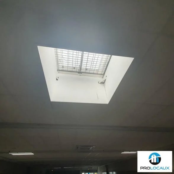 Retail in Grenoble for lease - Interior Photo - Image 3 of 3