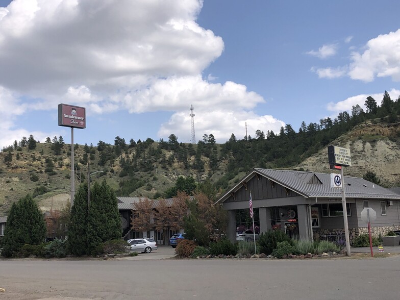 1018 Front St, Forsyth, MT 59327 - The Sundowner Inn | LoopNet