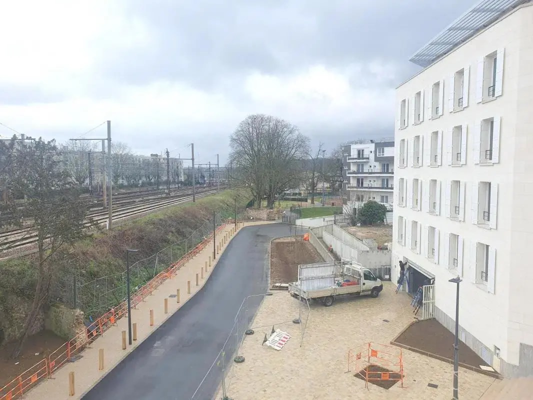 Allée De La Providence, Versailles for lease Construction Photo- Image 1 of 5