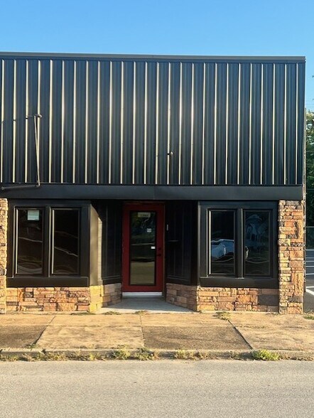 1340 E Division St, Evansville, IN for lease - Building Photo - Image 2 of 3