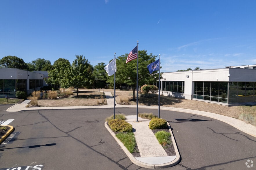 507 Prudential Rd, Horsham Township, PA for lease - Building Photo - Image 2 of 7