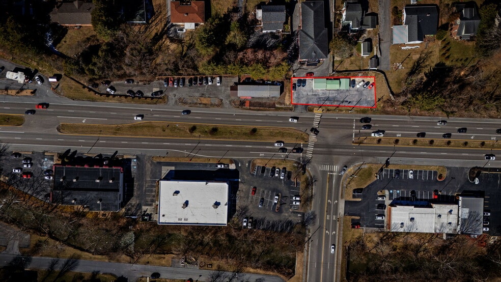 700 Volunteer Pky, Bristol, TN for sale - Building Photo - Image 2 of 15